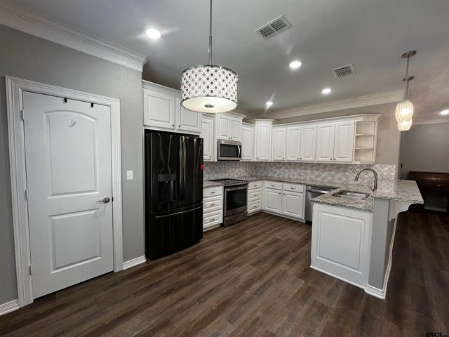 136 Letha Court, Tyler, TX 75702