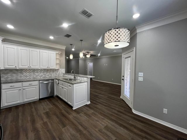 136 Letha Court, Tyler, TX 75702