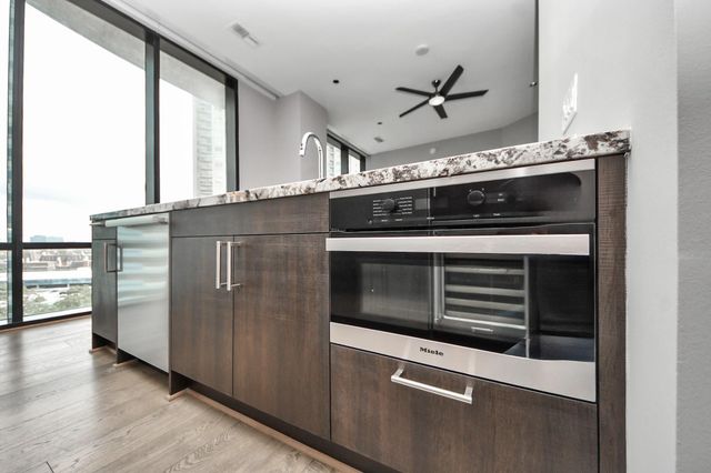 1409 Post Oak Boulevard 803, Houston, TX 77056