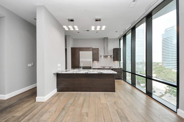 1409 Post Oak Boulevard 803, Houston, TX 77056