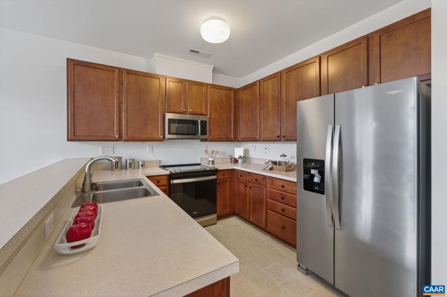 532 SUMMERFORD LN, Crozet, VA 22932