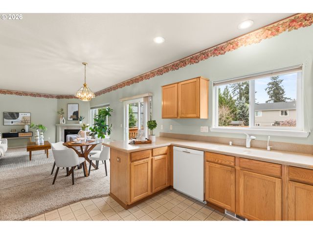 19221 WINDMILL Dr, Oregon City, OR 97045