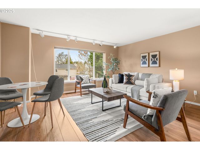 19221 WINDMILL Dr, Oregon City, OR 97045