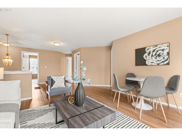 19221 WINDMILL Dr, Oregon City, OR 97045