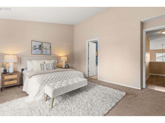 19221 WINDMILL Dr, Oregon City, OR 97045