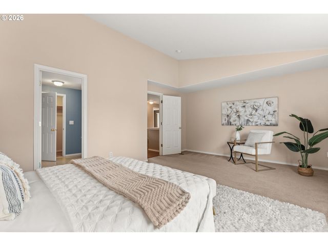 19221 WINDMILL Dr, Oregon City, OR 97045