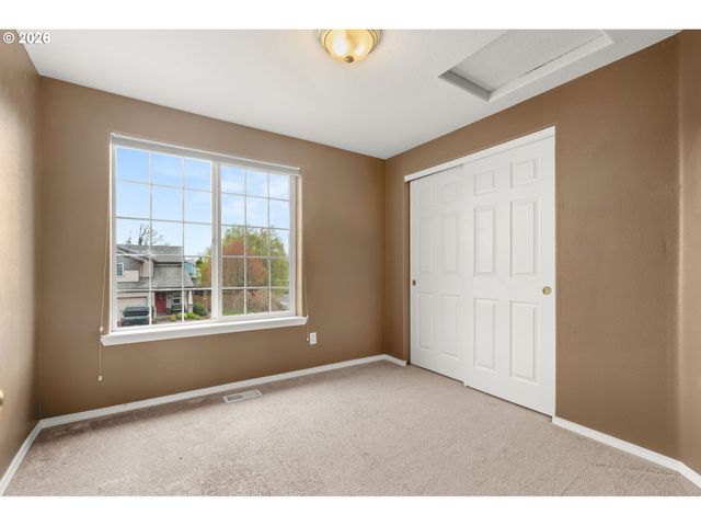 19221 WINDMILL Dr, Oregon City, OR 97045