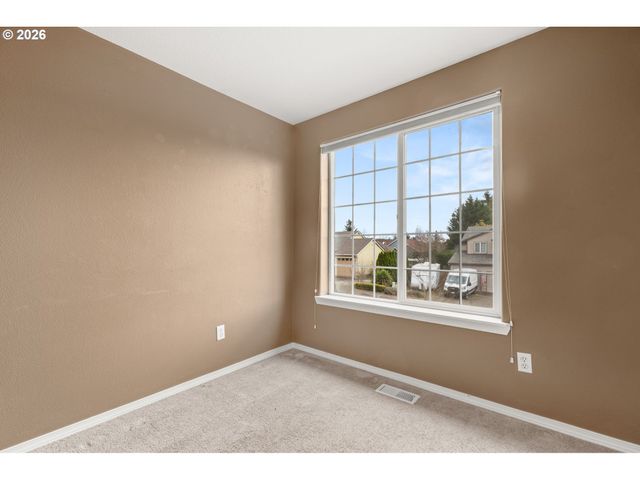 19221 WINDMILL Dr, Oregon City, OR 97045