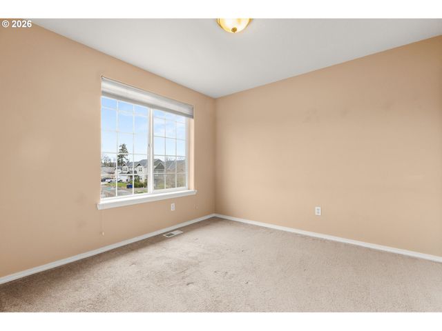 19221 WINDMILL Dr, Oregon City, OR 97045