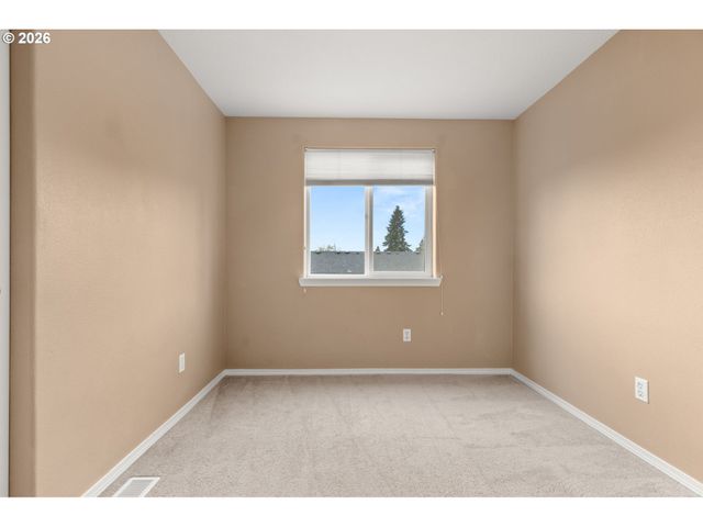 19221 WINDMILL Dr, Oregon City, OR 97045