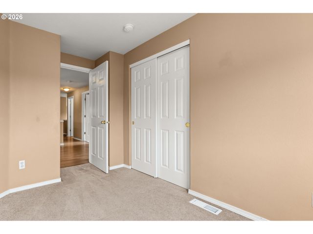 19221 WINDMILL Dr, Oregon City, OR 97045