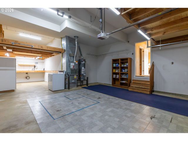 19221 WINDMILL Dr, Oregon City, OR 97045