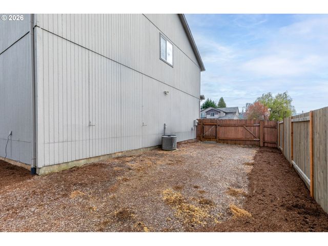 19221 WINDMILL Dr, Oregon City, OR 97045