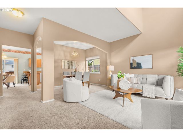 19221 WINDMILL Dr, Oregon City, OR 97045