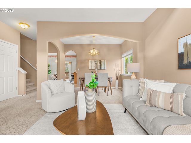 19221 WINDMILL Dr, Oregon City, OR 97045