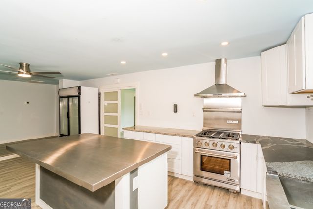 5213 Dillon Avenue, Savannah, GA 31405