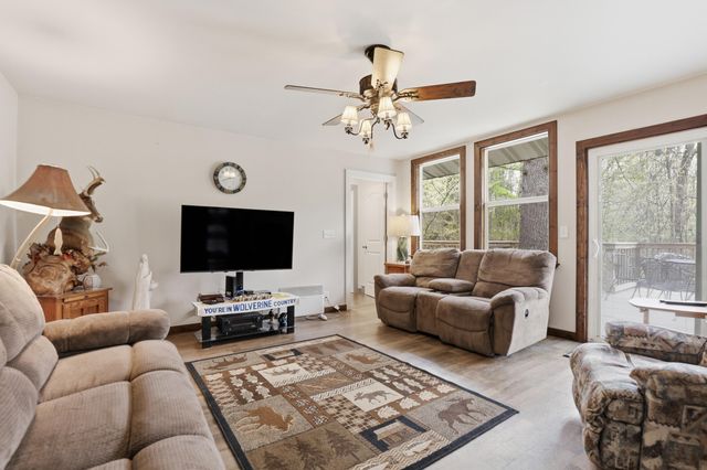 7140 N Amy School Road, Howard City, MI 49329