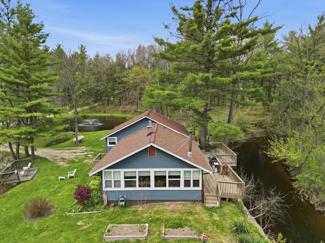 7140 N Amy School Road, Howard City, MI 49329