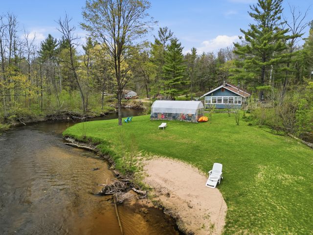 7140 N Amy School Road, Howard City, MI 49329