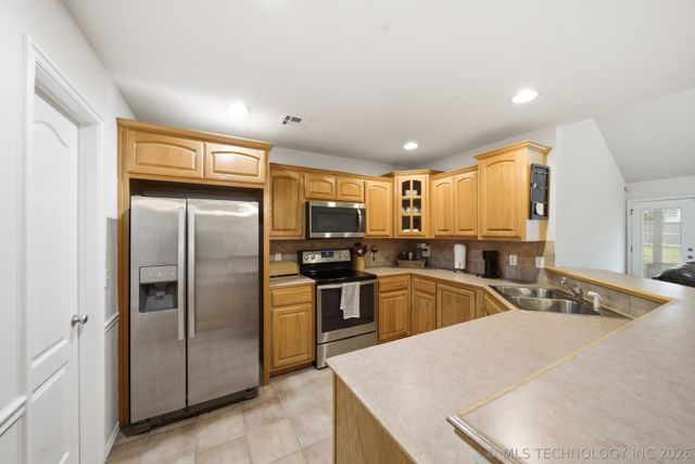 9820 E 97th Place North, Owasso, OK 74055