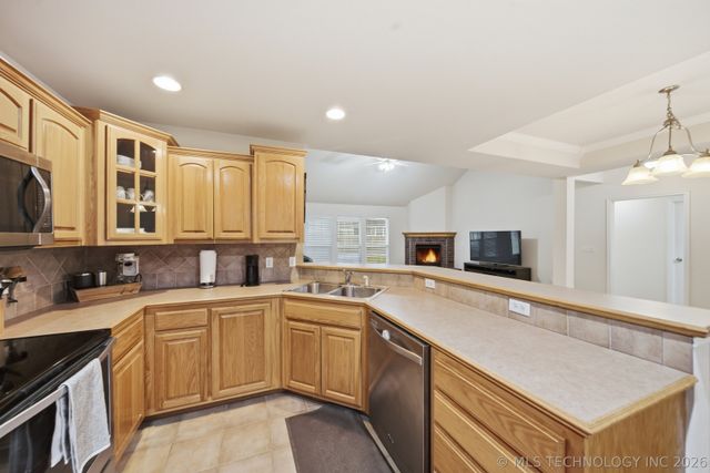 9820 E 97th Place North, Owasso, OK 74055