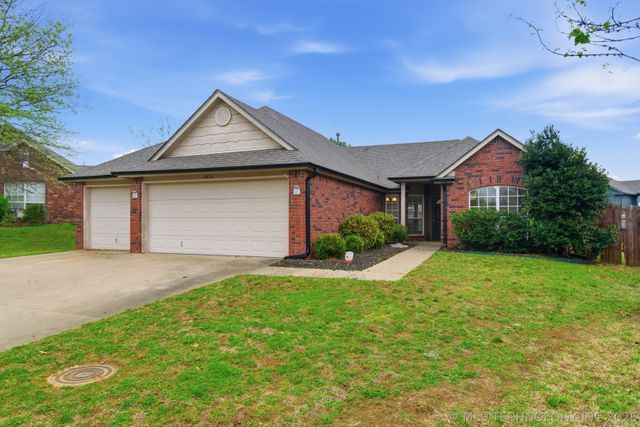 9820 E 97th Place North, Owasso, OK 74055