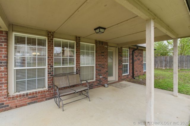 9820 E 97th Place North, Owasso, OK 74055