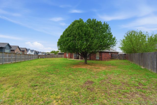 9820 E 97th Place North, Owasso, OK 74055