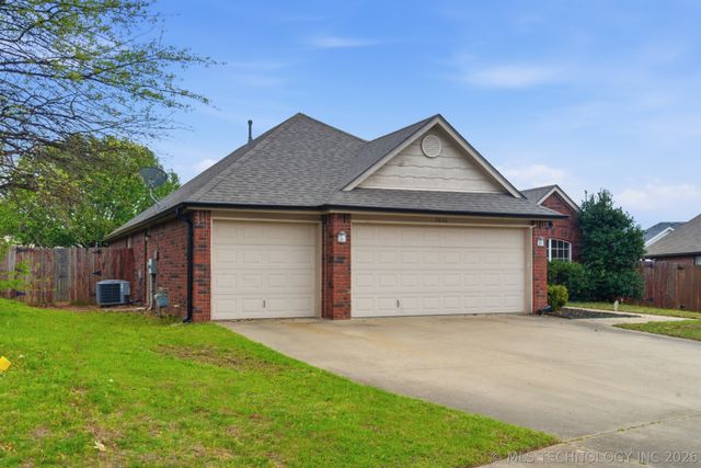 9820 E 97th Place North, Owasso, OK 74055