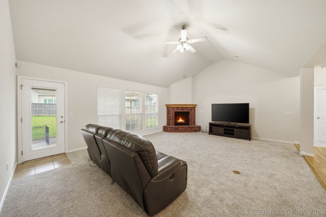 9820 E 97th Place North, Owasso, OK 74055
