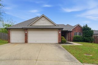 9820 E 97th Place North, Owasso, OK 74055