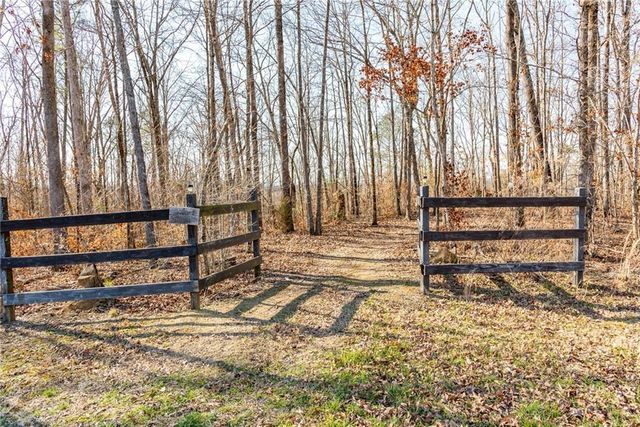2408 Chatsworth Highway 225 NE, Calhoun, GA 30701