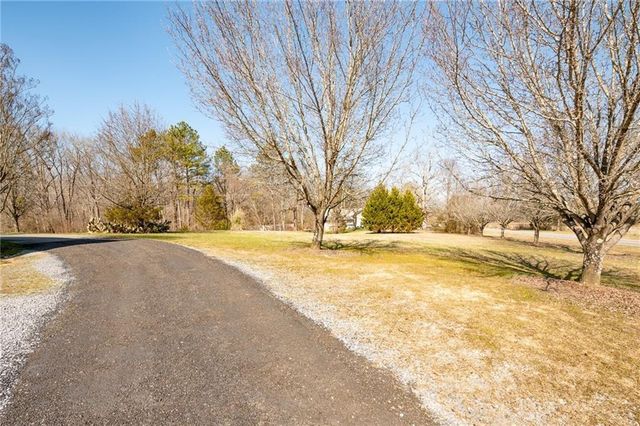 2408 Chatsworth Highway 225 NE, Calhoun, GA 30701