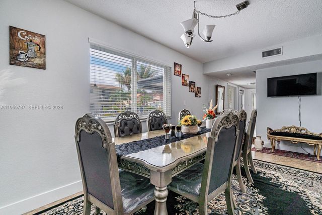 901 NW 22nd Pl, Miami, FL 33125