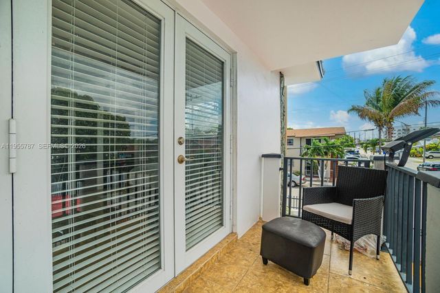 901 NW 22nd Pl, Miami, FL 33125