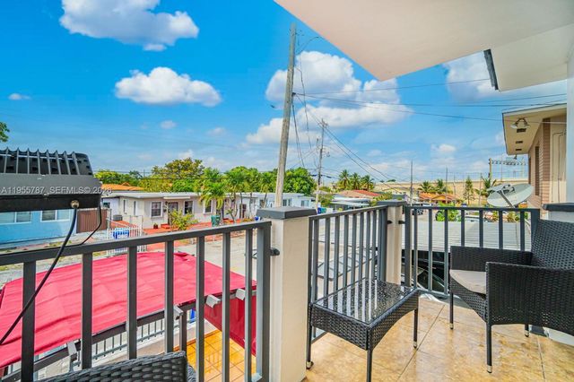 901 NW 22nd Pl, Miami, FL 33125