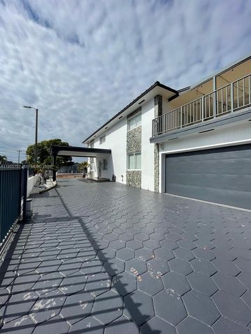 901 NW 22nd Pl, Miami, FL 33125