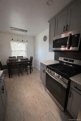 156 Parkside Drive 156, Suffern, NY 10901