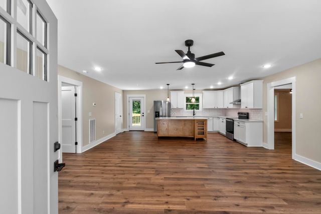 226 Hillcrest Dr, Ashland City, TN 37015