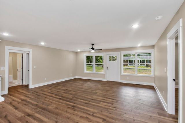 226 Hillcrest Dr, Ashland City, TN 37015