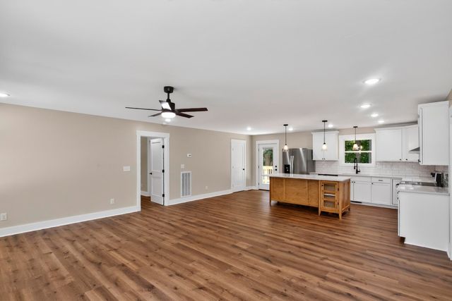 226 Hillcrest Dr, Ashland City, TN 37015