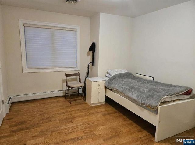 227B 5th B, Palisades Park, NJ 07650