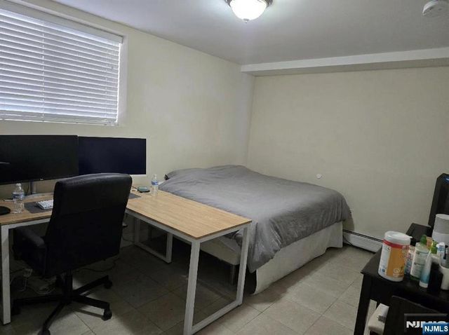 227B 5th B, Palisades Park, NJ 07650