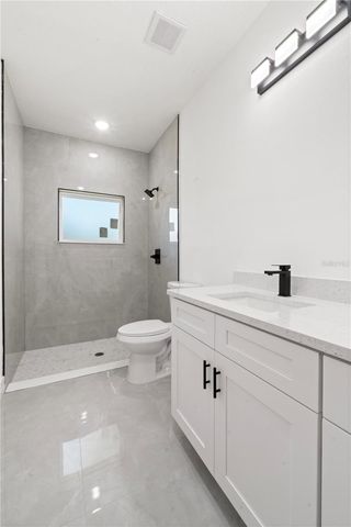 820 E DESOTO STREET, Clermont, FL 34711