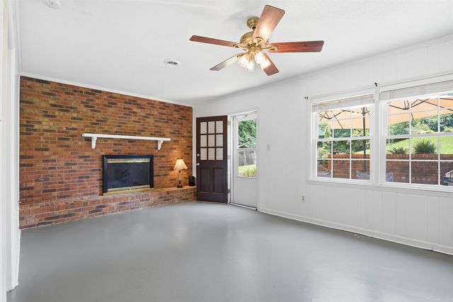 329 Peach Valley Drive, Spartanburg, SC 29303