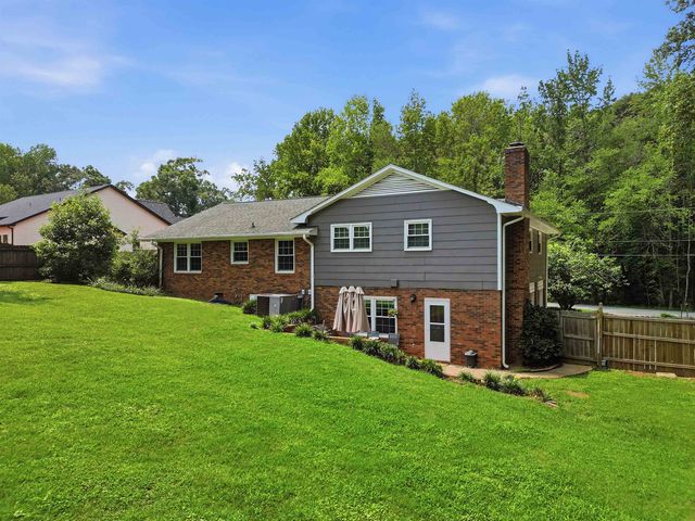 329 Peach Valley Drive, Spartanburg, SC 29303