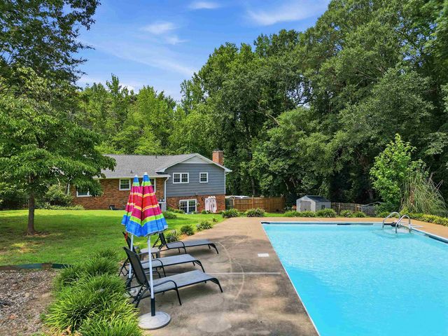 329 Peach Valley Drive, Spartanburg, SC 29303