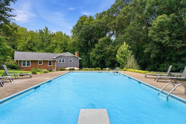 329 Peach Valley Drive, Spartanburg, SC 29303
