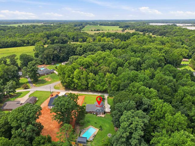 329 Peach Valley Drive, Spartanburg, SC 29303