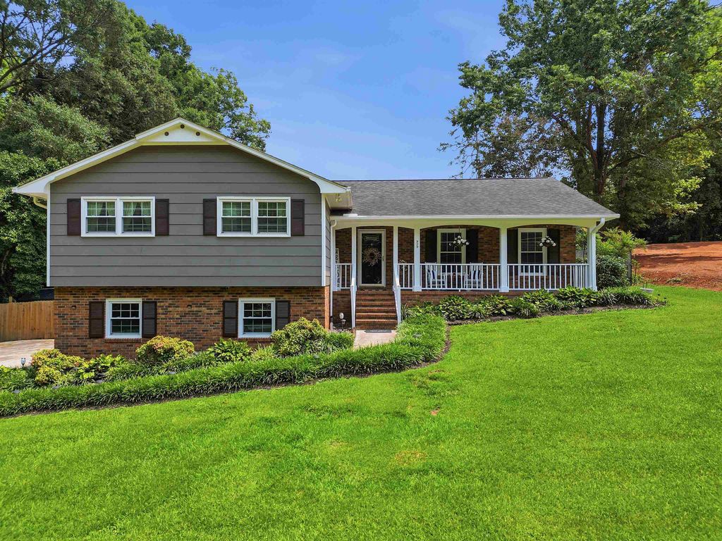329 Peach Valley Drive, Spartanburg, SC 29303